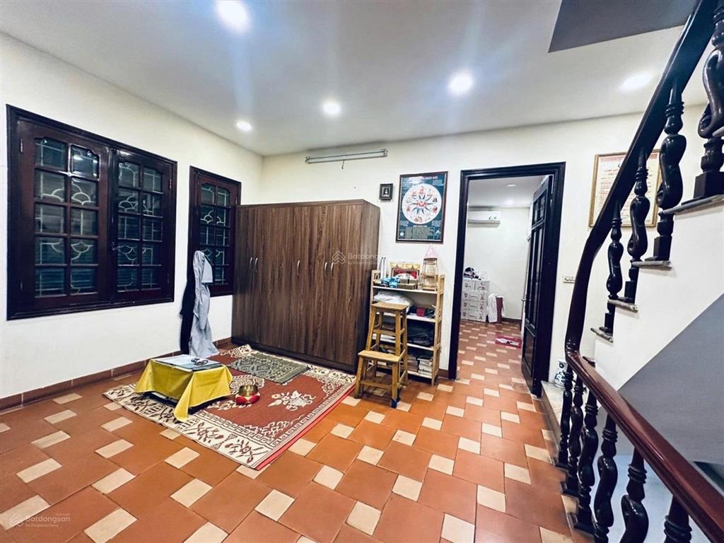 Mặt phố đống đa  70m 5t mt 17m  vỉa hè rộng  lô góc  view thoáng  kinh doanh  dòng tiền tốt