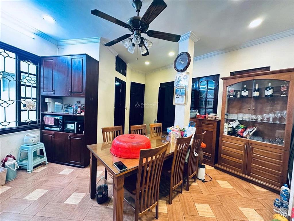 Mặt phố đống đa  70m 5t mt 17m  vỉa hè rộng  lô góc  view thoáng  kinh doanh  dòng tiền tốt