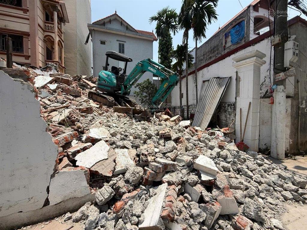 An dương vương phú thượng  71m mt4.7m  ngõ rộng yên tĩnh văn minh  sổ vuông  ko qh  176tr/m
