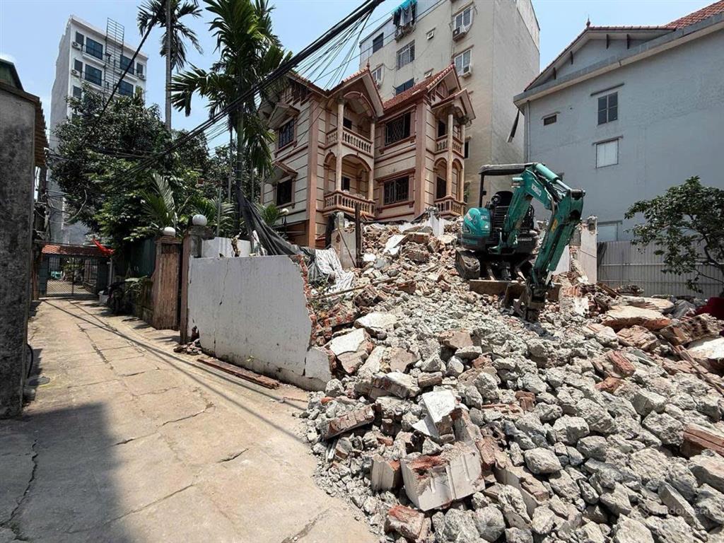 An dương vương phú thượng  71m mt4.7m  ngõ rộng yên tĩnh văn minh  sổ vuông  ko qh  176tr/m