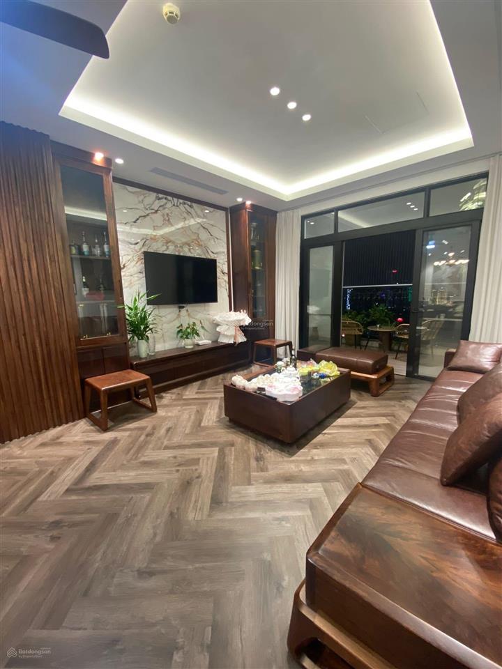 Bán căn hộ cao cấp royal city  131m tầng trung  4pn  full nội thất  sổ đỏ