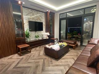 Bán căn hộ cao cấp royal city  131m tầng trung  4pn  full nội thất  sổ đỏ