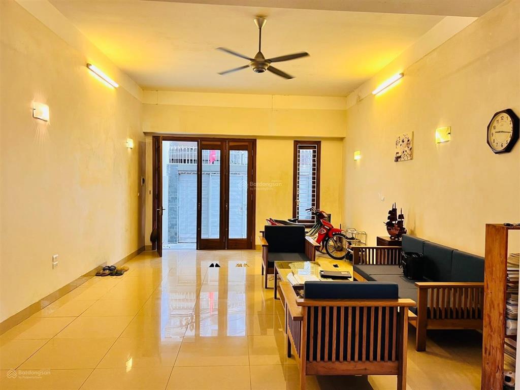 Võng thị  104m*5t mt 5m  2 mặt ngõ  mặt ngõ thông hồ tây  50m ra mặt phố  ô chờ thang máy