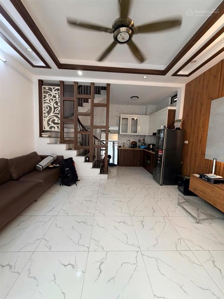 Ngọc trì trung tâm long biên  hơn 6 tỷ  nhà 30m2 5t mt rộng  lô góc 2 thoáng mở cửa  sổ đẹp