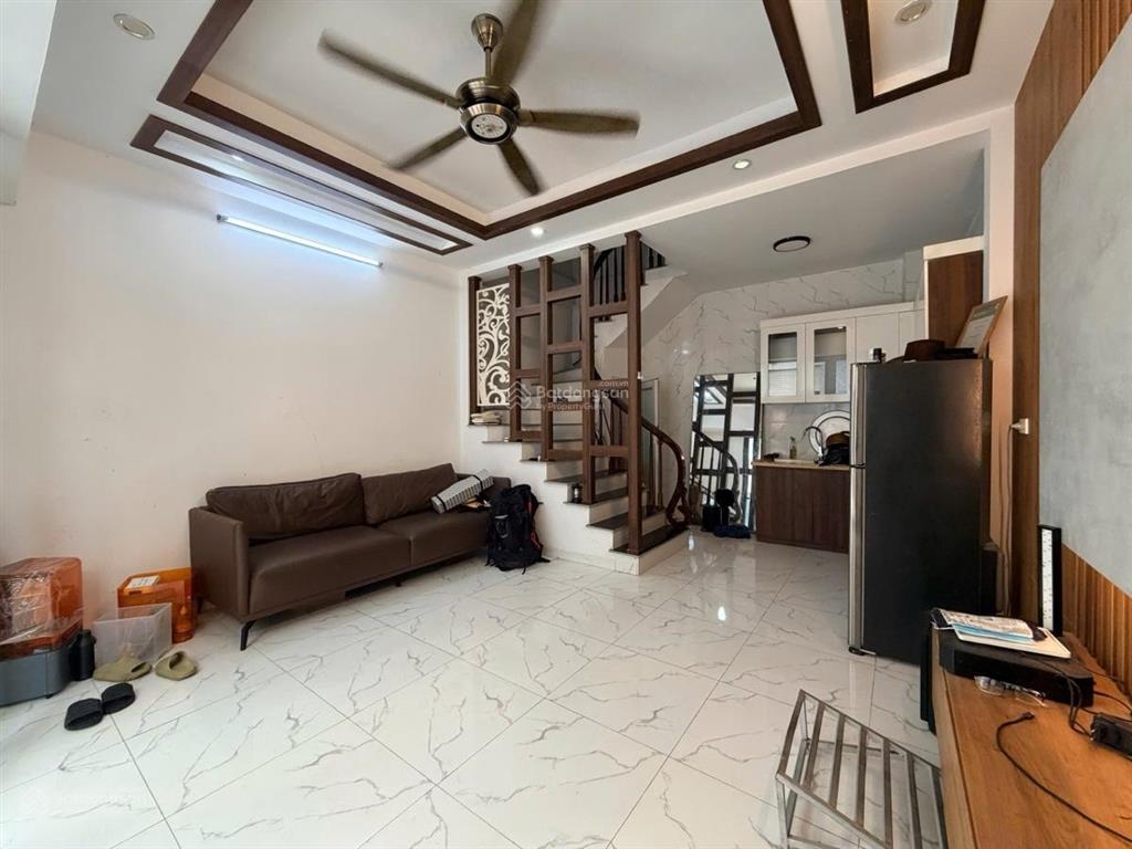 Ngọc trì trung tâm long biên  hơn 6 tỷ  nhà 30m2 5t mt rộng  lô góc 2 thoáng mở cửa  sổ đẹp