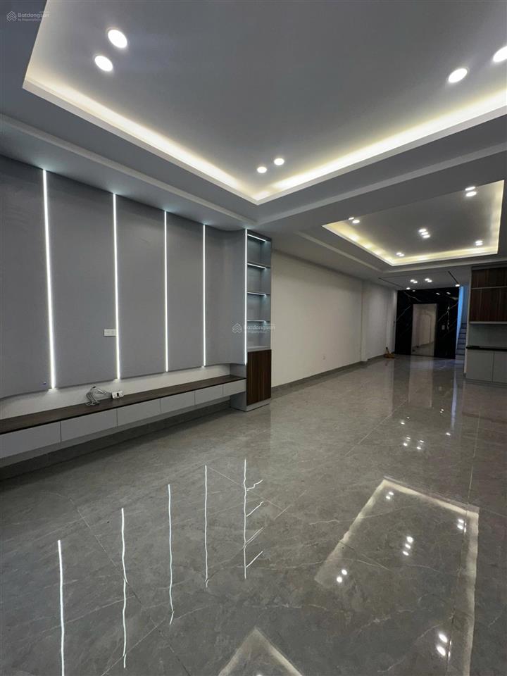 Giảm sốc 3,5 tỷ  phân lô nguyễn sơn  gần 80m2 7t thang máy  ô tô 7 chỗ vào nhà  sổ đẹp
