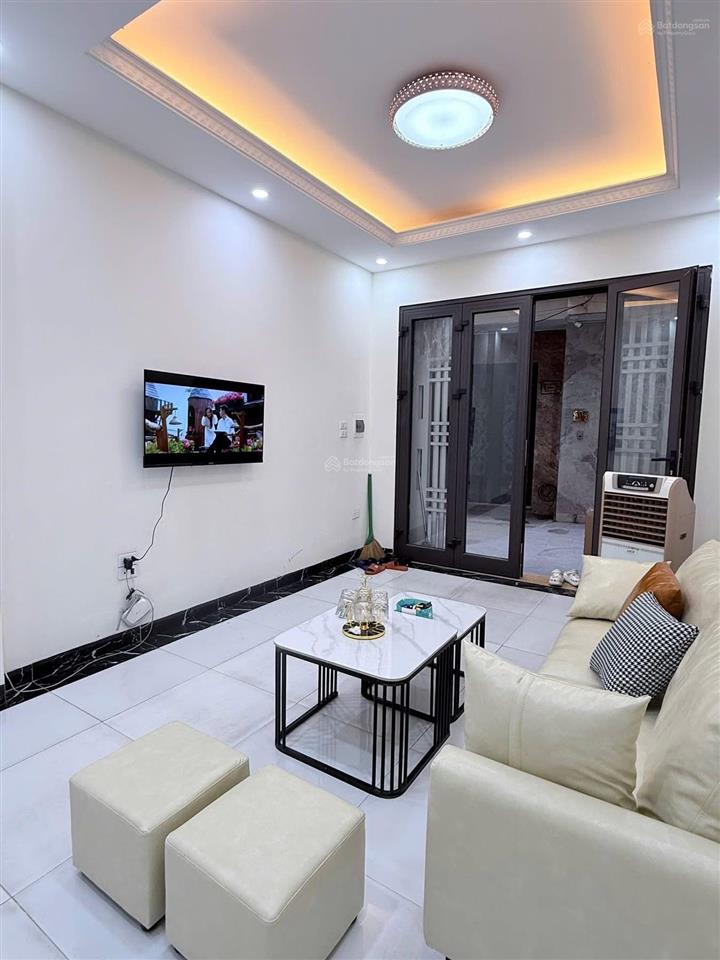 Ngọc thụy  hơn 6 tỷ  ô tô đỗ cửa  gần 40m 4t  full nội thất  chủ nợ nh cần bán gấp