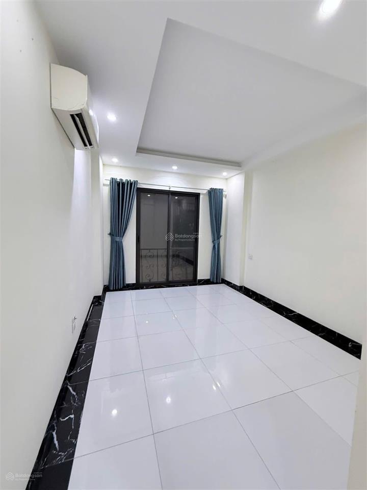 Ngọc thụy  hơn 6 tỷ  ô tô đỗ cửa  gần 40m 4t  full nội thất  chủ nợ nh cần bán gấp