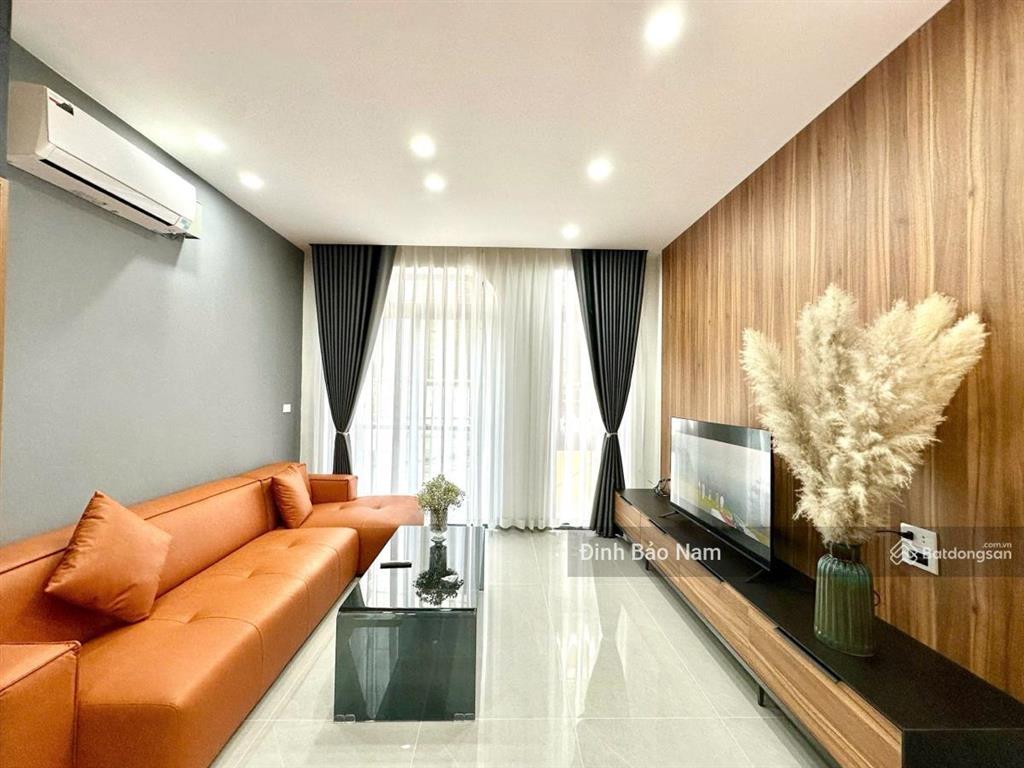 Trung tâm long biên  39m 6t thang máy  ô tô vào nhà  nhà đẹp sẵn ở luôn  sổ vuông  gần phố