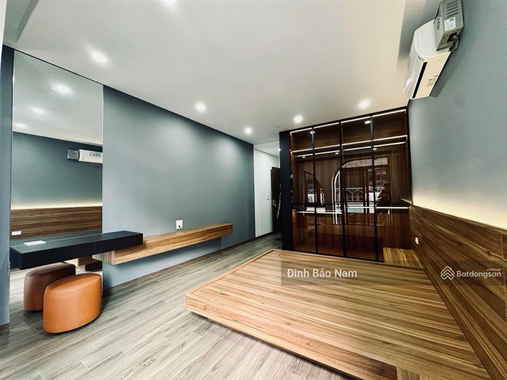 Trung tâm long biên  39m 6t thang máy  ô tô vào nhà  nhà đẹp sẵn ở luôn  sổ vuông  gần phố