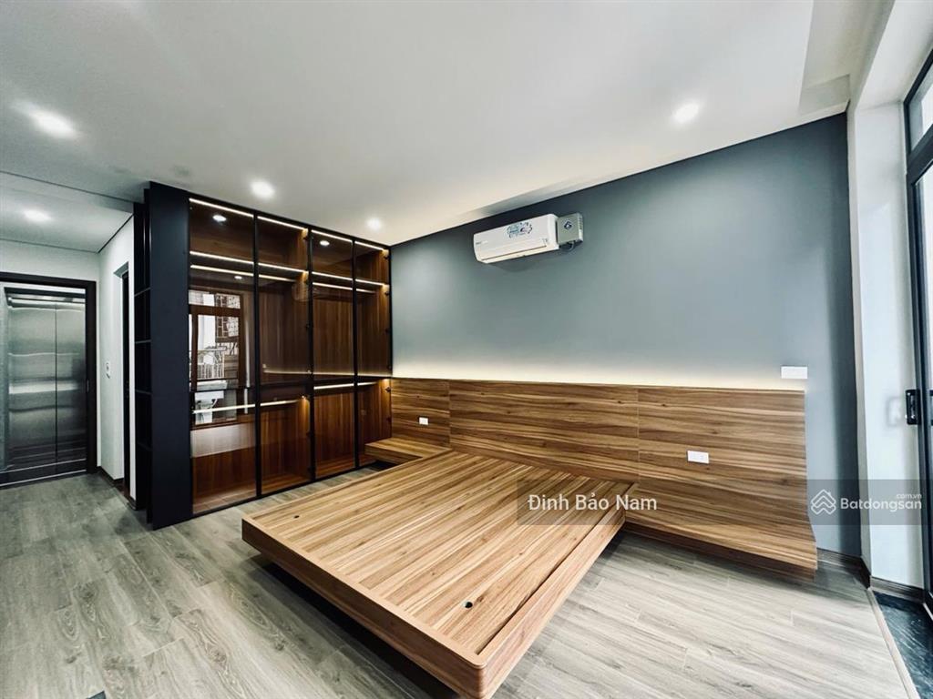 Trung tâm long biên  39m 6t thang máy  ô tô vào nhà  nhà đẹp sẵn ở luôn  sổ vuông  gần phố