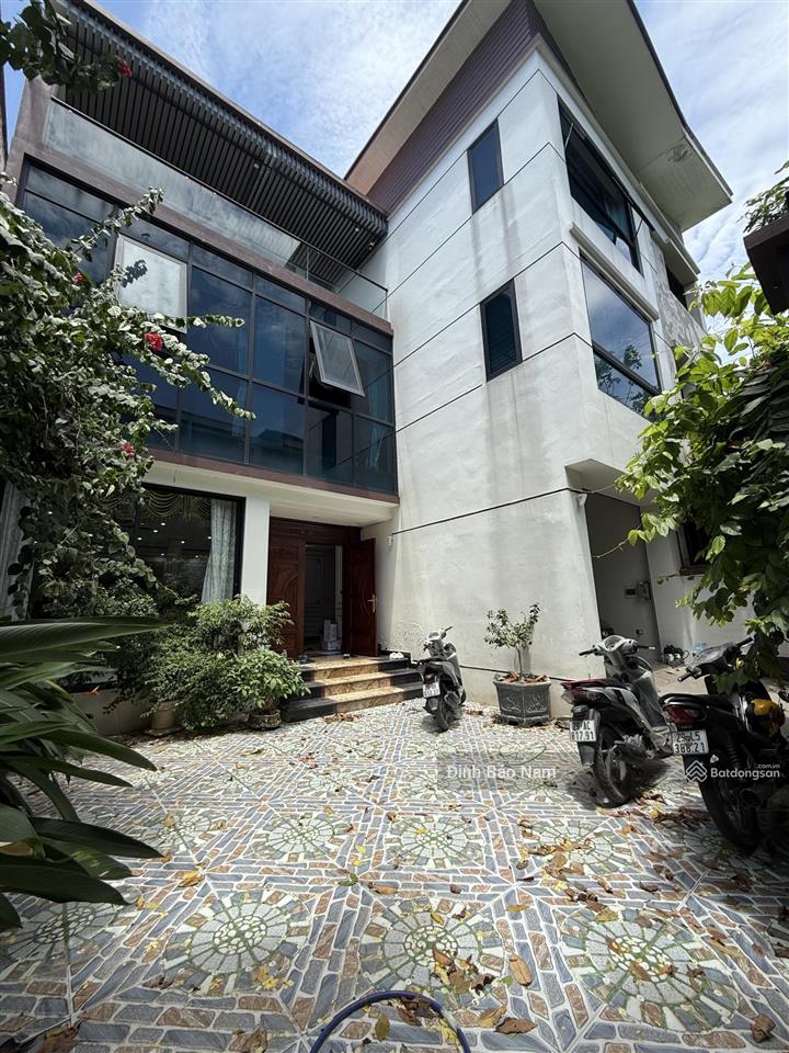 Biệt thự sân vườn  195m 3 tầng mặt tiền 10m  giá cực tốt  full nội thất  dân cư văn minh