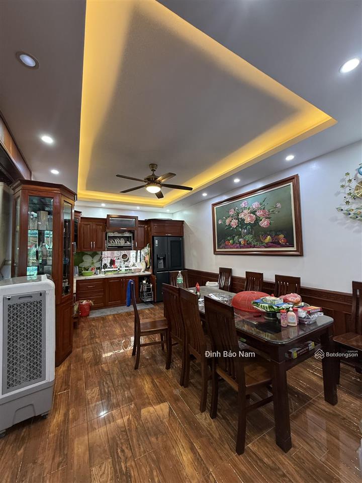 Biệt thự sân vườn  195m 3 tầng mặt tiền 10m  giá cực tốt  full nội thất  dân cư văn minh