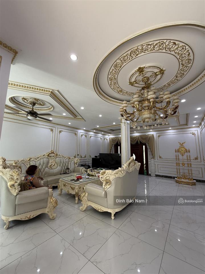 Biệt thự sân vườn  195m 3 tầng mặt tiền 10m  giá cực tốt  full nội thất  dân cư văn minh
