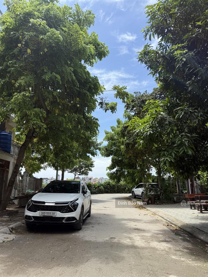 Biệt thự sân vườn  195m 3 tầng mặt tiền 10m  giá cực tốt  full nội thất  dân cư văn minh