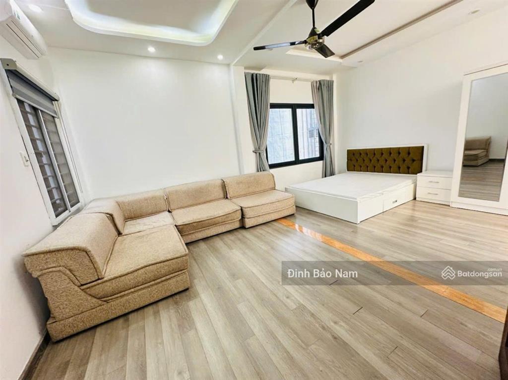Trích sài  43m 5t  2 mặt ngõ  ô tô đỗ cách 5m  ô chờ thang máy  view hồ tây  sổ đẹp