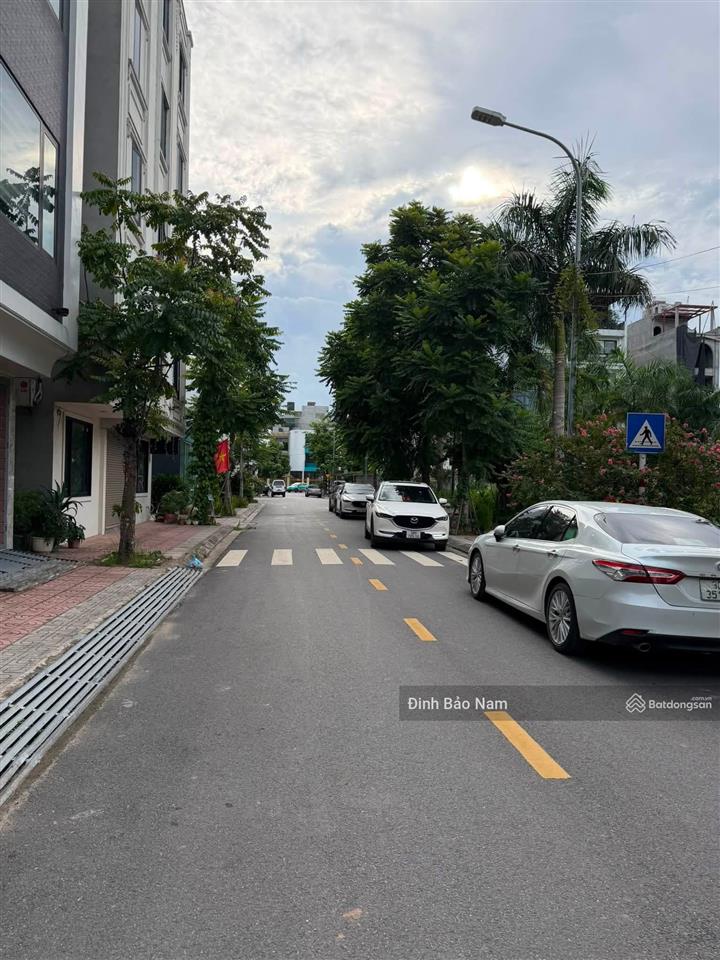Bán đất tái định cư ngọc thụy  70m mt 7m  lô góc 2 mặt tiền  view vườn hoa  ô tô tránh  ko qh