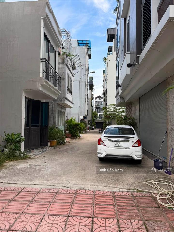 Bán đất tái định cư ngọc thụy  70m mt 7m  lô góc 2 mặt tiền  view vườn hoa  ô tô tránh  ko qh