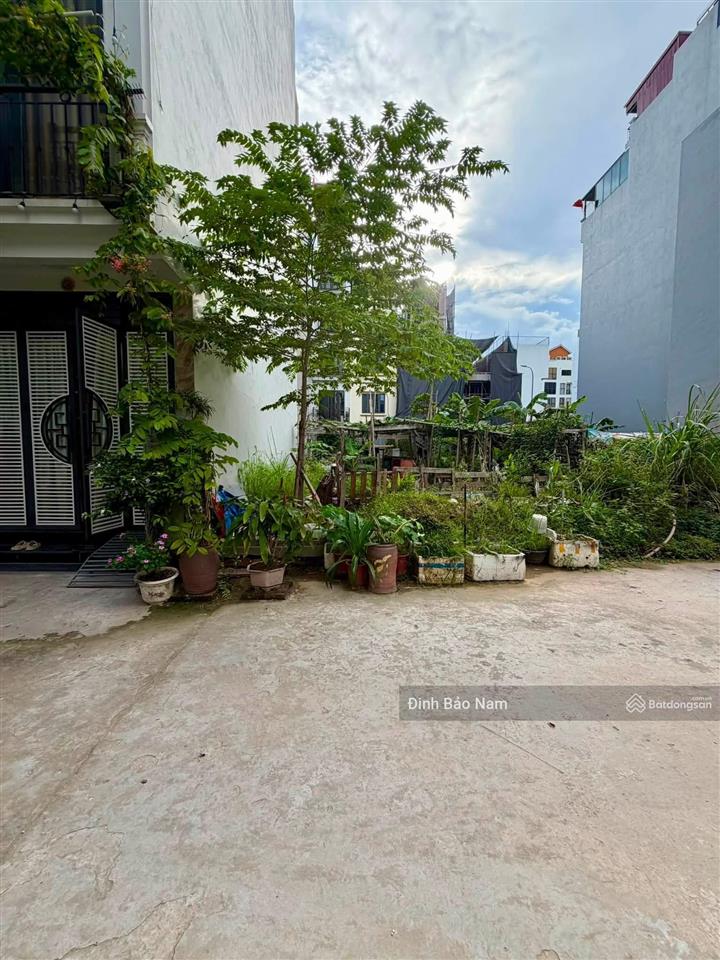 Bán đất tái định cư ngọc thụy  70m mt 7m  lô góc 2 mặt tiền  view vườn hoa  ô tô tránh  ko qh