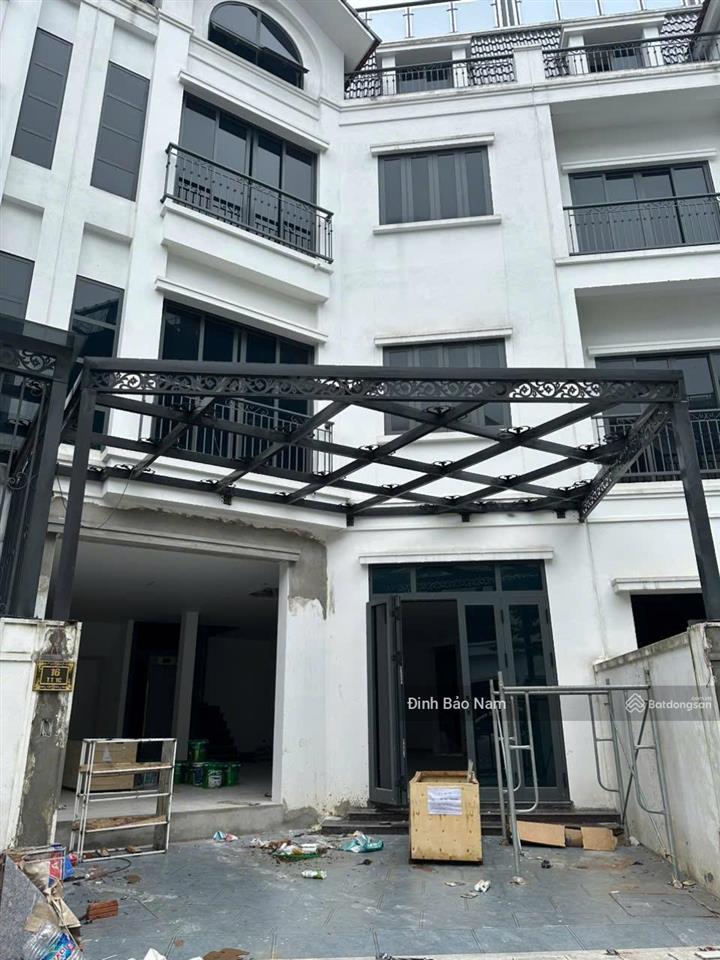 Cho thuê nguyên căn  kđt mễ trì  157m mt rộng  4 tầng thang máy  ô tô tránh  đh âm trần