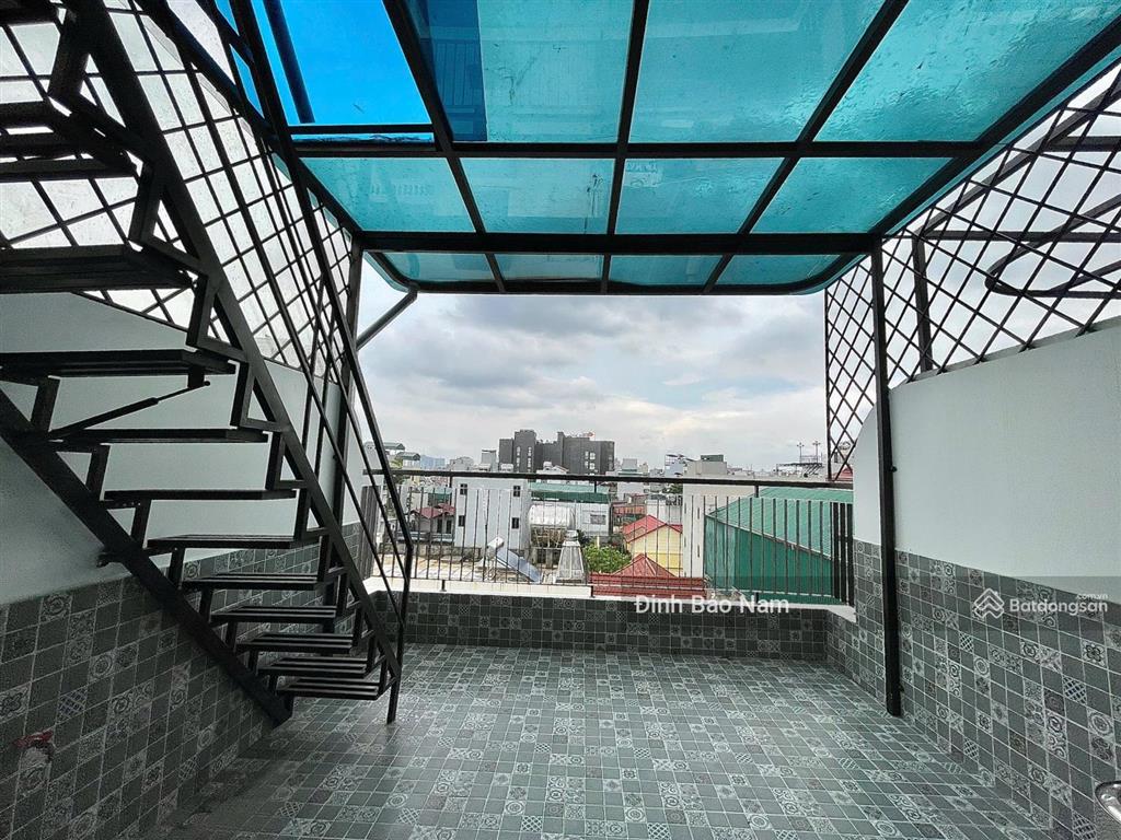 Long biên  nhà đẹp  7 tầng thang máy  2 thoáng  ngõ rộng ô tô vào  giá hợp lý  hướng đn