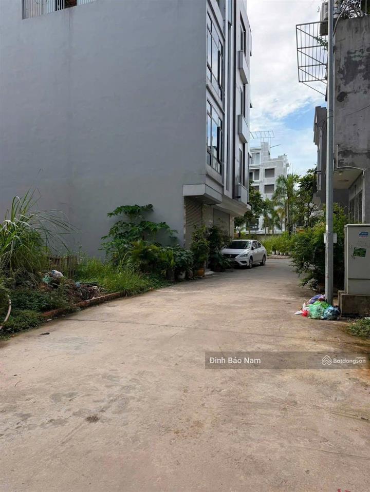 Phân lô ngọc thuỵ  120m mt 12m  ô tô tránh  lô góc 3 mặt thoáng  khu dân cư văn minh  view đẹp