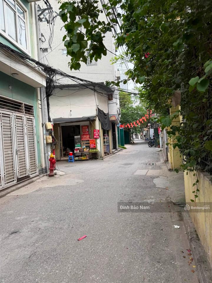 Tư đình long biên  50m mt rộng  lô góc  ngõ ba gác  vuông đẹp  ô tô tránh cách 20m  ko có qh