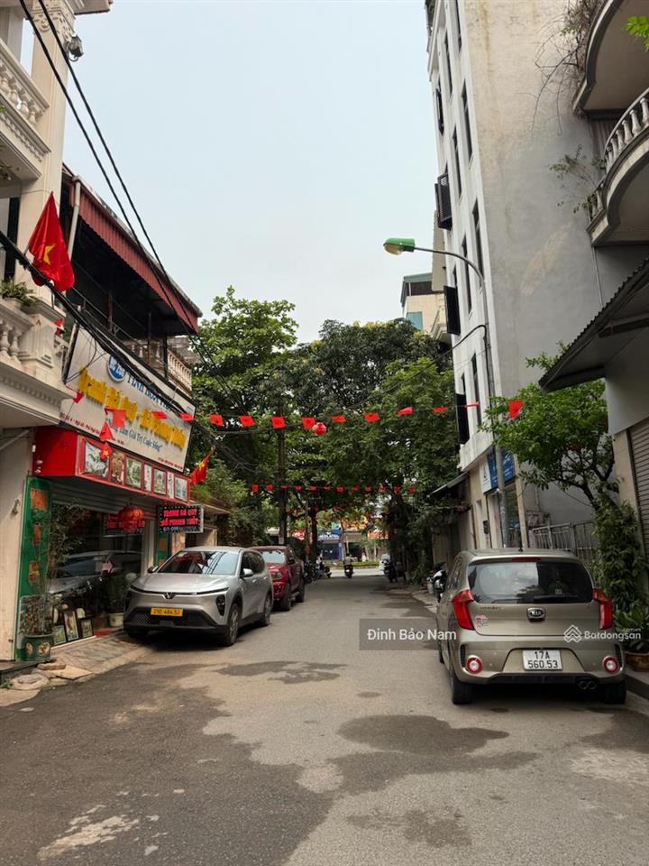 Trung tâm long biên  biệt thự sân vườn  106.3m mt 4.58m  12.8 tỷ  sổ vuông  không có qh