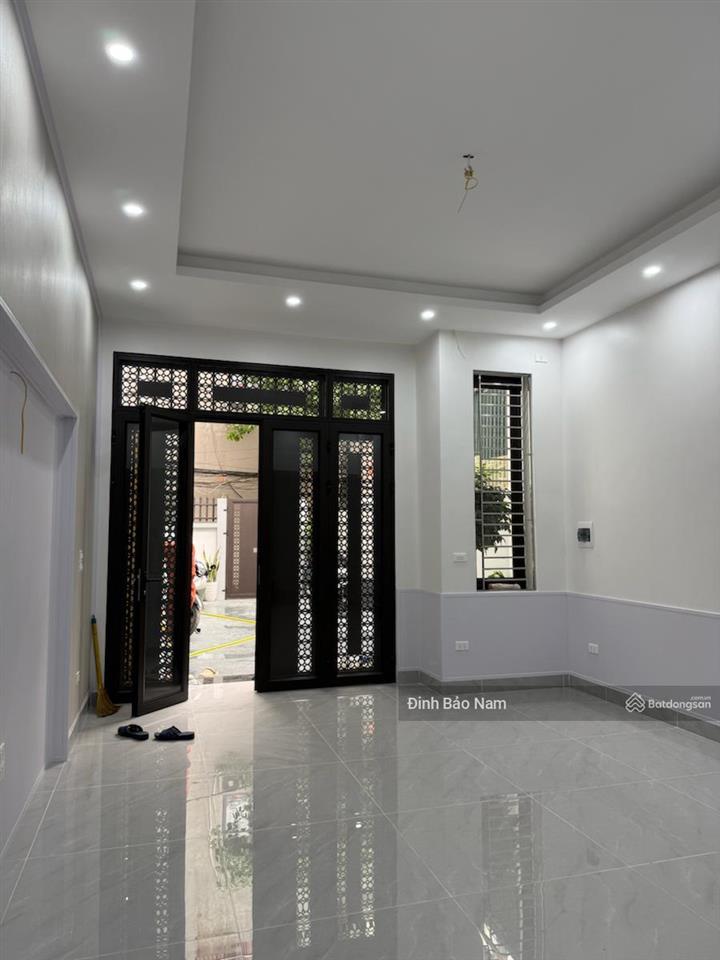 Trung tâm long biên  biệt thự sân vườn  106.3m mt 4.58m  12.8 tỷ  sổ vuông  không có qh