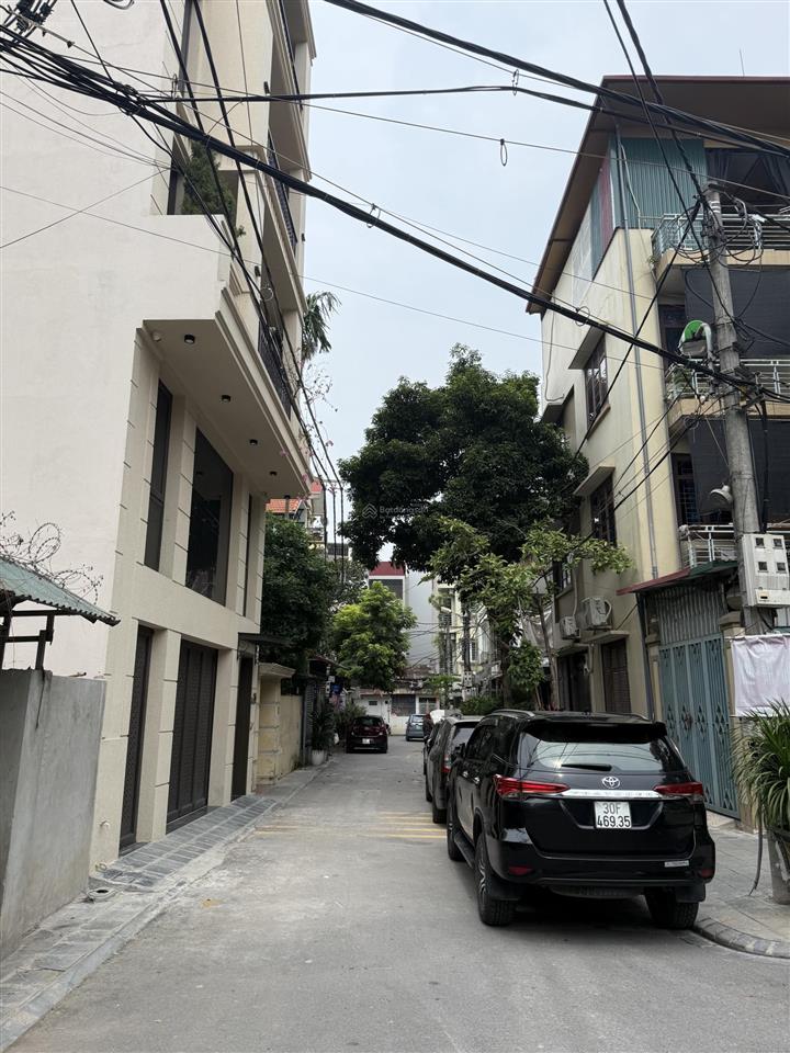 Nhà vườn 202,4m mt 8.23m  phân lô lâm hạ bồ đề  trước nhà ô tô tránh  sổ vuông  dân văn minh