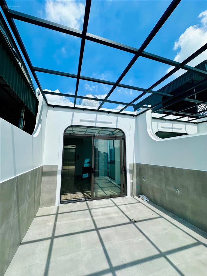Trung tâm long biên  40m 6t thang máy  ô tô vào  full nội thất  sổ đỏ  40m ra phố  ko có qh