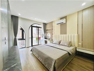 Trung tâm long biên  40m 6t thang máy  ô tô vào  full nội thất  sổ đỏ  40m ra phố  ko có qh