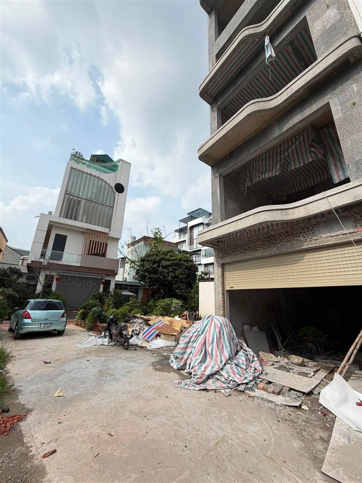 Ngay đầu ngọc thụy  50m2 mt 5.2m  nhỉnh 10 tỷ  ô tô tránh  lô góc nở hậu  gần hồ  sổ vuông