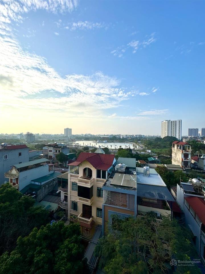 Phân lô ngọc lâm  nhà đẹp  53m2 7t thang máy  ô tô tránh dừng đỗ  kinh doanh sầm uất  4 ngủ