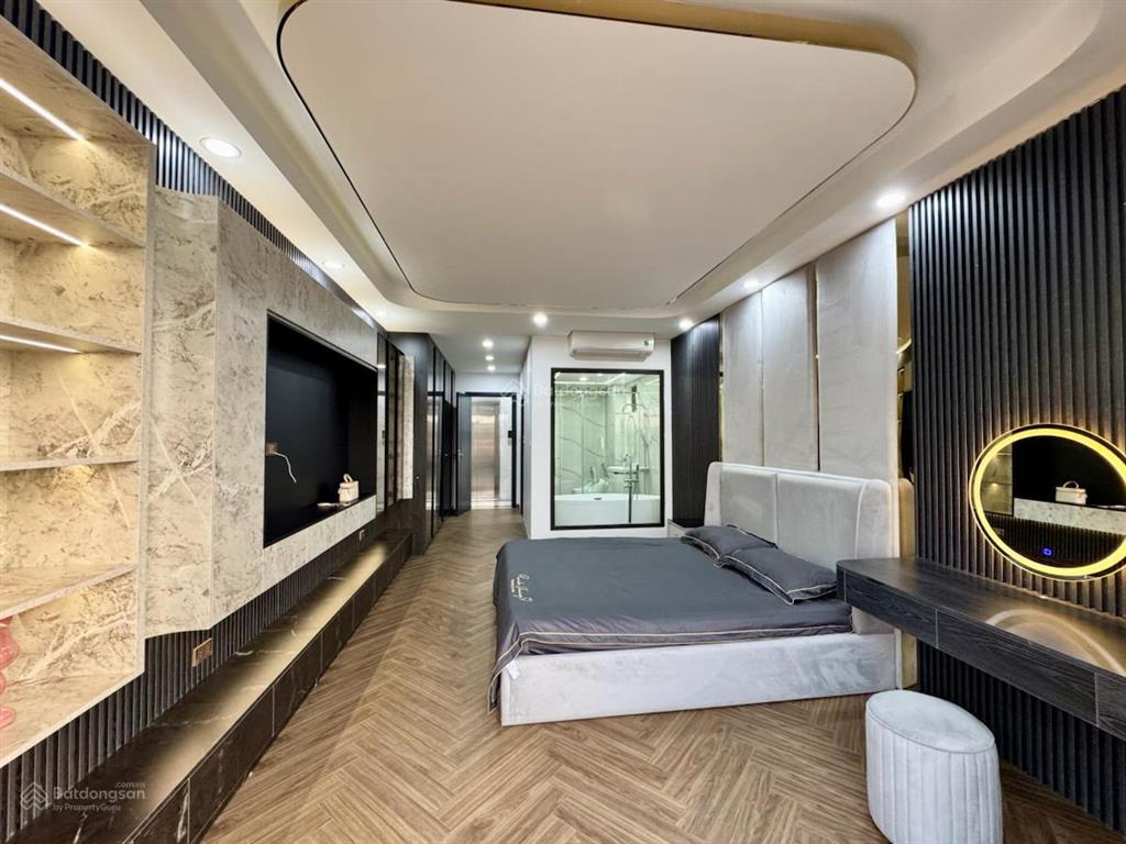 Phân lô ngọc lâm  nhà đẹp  53m2 7t thang máy  ô tô tránh dừng đỗ  kinh doanh sầm uất  4 ngủ