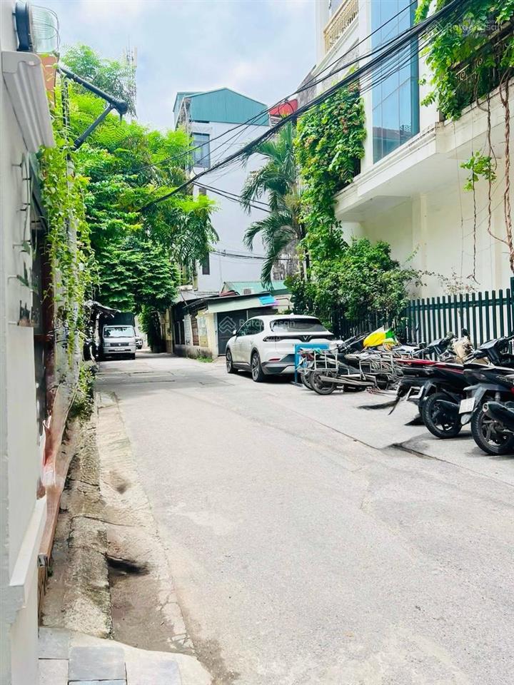 Cầu giấy  biệt thự 250m lô góc 3 mặt tiền  mặt tiền 30m  đường ô tô tránh  sổ đỏ vuông đẹp