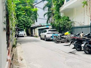 Cầu giấy  biệt thự 250m lô góc 3 mặt tiền  mặt tiền 30m  đường ô tô tránh  sổ đỏ vuông đẹp
