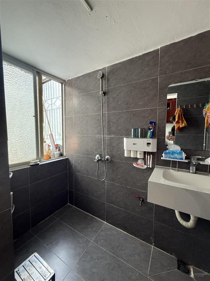 Hơn 3 tỷ sổ đỏ riêng  72m thấp tầng 2 ngủ  2 mặt thoáng trước sau  nhà máy in tiền  ô tô đỗ