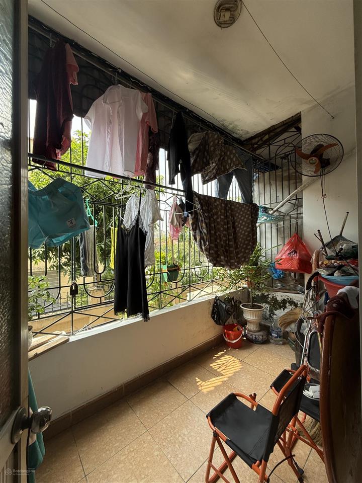 Hơn 3 tỷ sổ đỏ riêng  72m thấp tầng 2 ngủ  2 mặt thoáng trước sau  nhà máy in tiền  ô tô đỗ