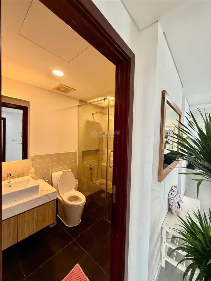 Watermark lạc long quân tây hồ  120m full nội thất 3pn 2wc  đông nam  view hồ tây  giá cực tốt