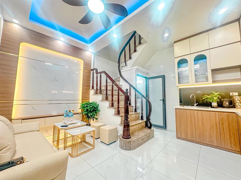 Minh khai nhỉnh 6 tỷ  nhà đẹp full nội thất 41m 5t  thoáng 2 mặt  ngõ thông ô tô  không có qh