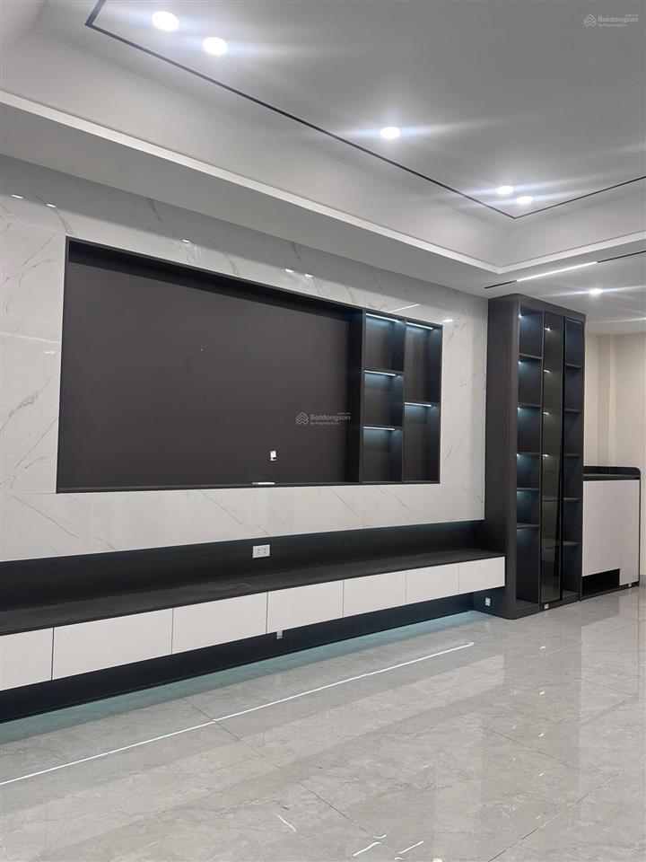 Hồng tiến long biên  103m 7t thang máy mt 6.5m  ô tô vào nhà  ngõ nông  sổ đẹp  ở sướng