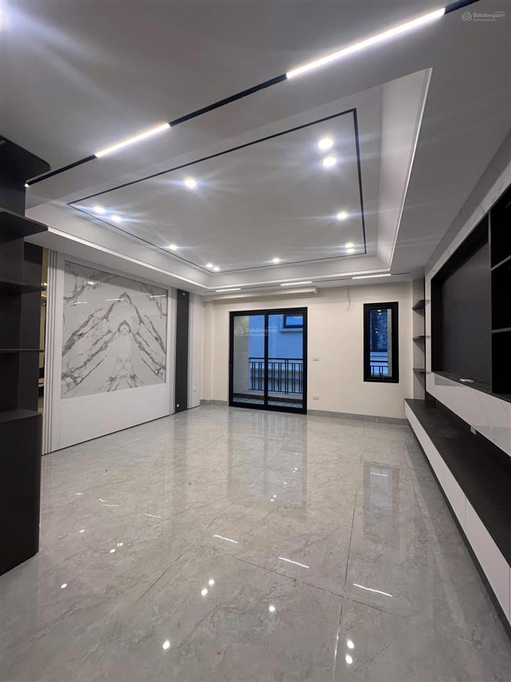 Hồng tiến long biên  103m 7t thang máy mt 6.5m  ô tô vào nhà  ngõ nông  sổ đẹp  ở sướng
