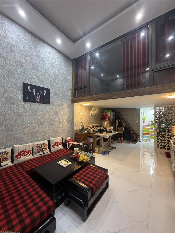 Nhỉnh 2 tỷ  tây hồ  58m2 2 tầng  nhà đẹp ở luôn  full nội thất  không có quy hoạch