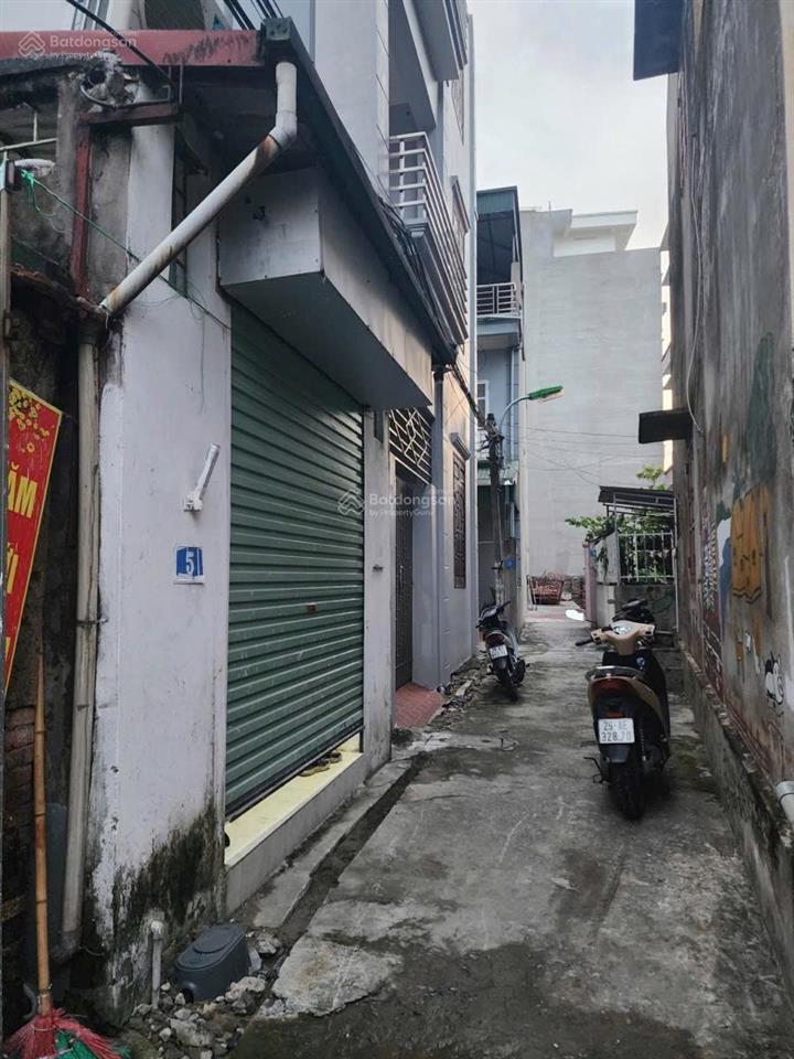 5.05 tỷ 35m2  long biên  trước nhà ba gác đỗ  10m ra ô tô tránh  sổ đỏ vuông đẹp