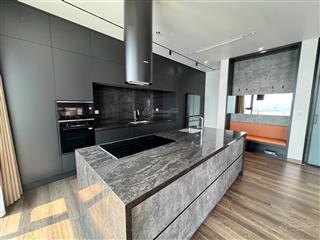 Trịnh công sơn  dòng tiền ổn định  136m2 mt 14m  thông sang lạc long quân  view hồ