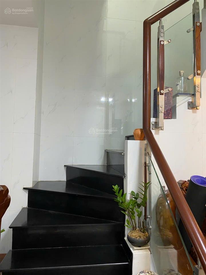 Cho thuê nhà hẻm 3m(bg) tân hóa, p.1, q.11 giá 13tr