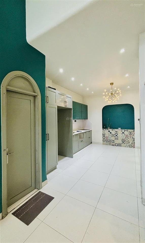 Cho thuê nhà m.t.n.bộ 6m (xt) lạc long quân, p.3, q.11. giá 16,5tr