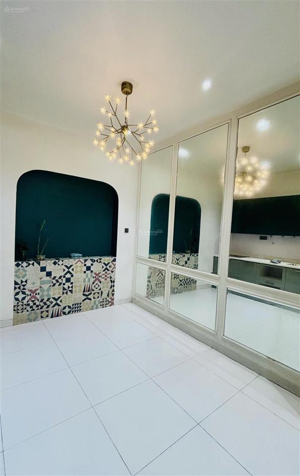 Cho thuê nhà m.t.n.bộ 6m (xt) lạc long quân, p.3, q.11. giá 16,5tr