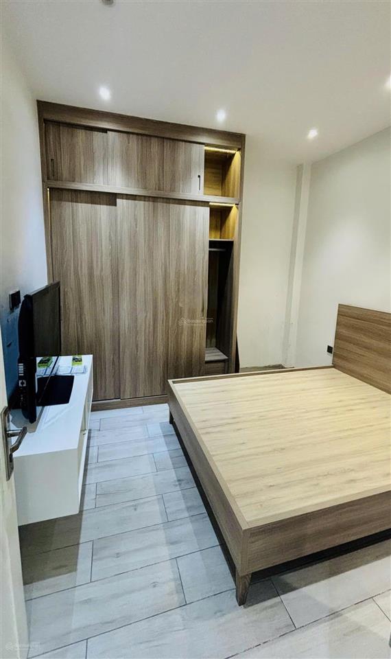 Cho thuê nhà m.t.n.bộ 6m (xt) lạc long quân, p.3, q.11. giá 16,5tr